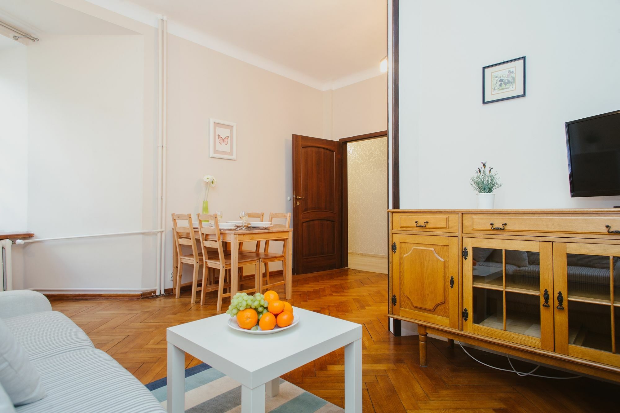 Shortstaypoland Sienna Warschau Buitenkant foto