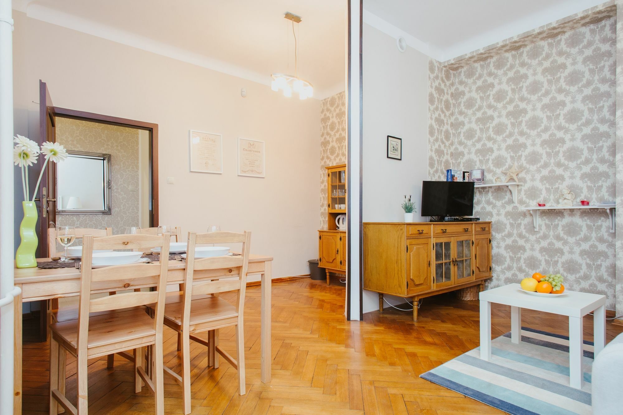 Shortstaypoland Sienna Warschau Buitenkant foto
