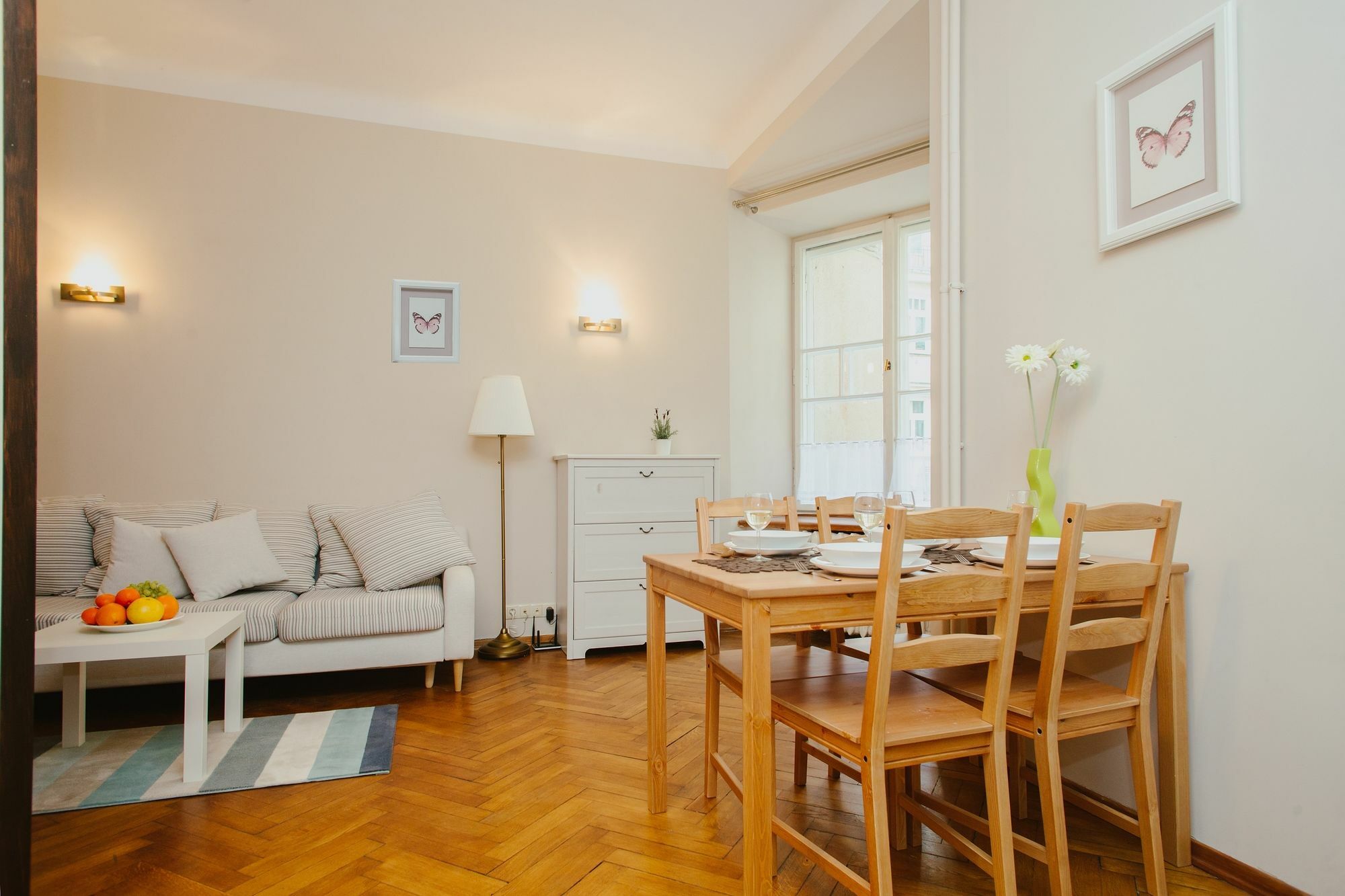 Shortstaypoland Sienna Warschau Buitenkant foto
